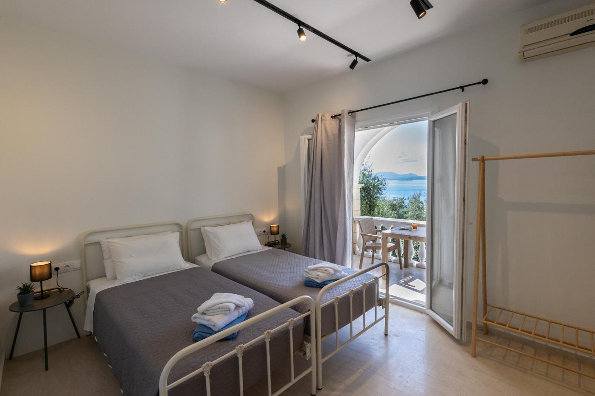 Vallia's Seaview & Stylish By Konnect, Nisaki Apartament *